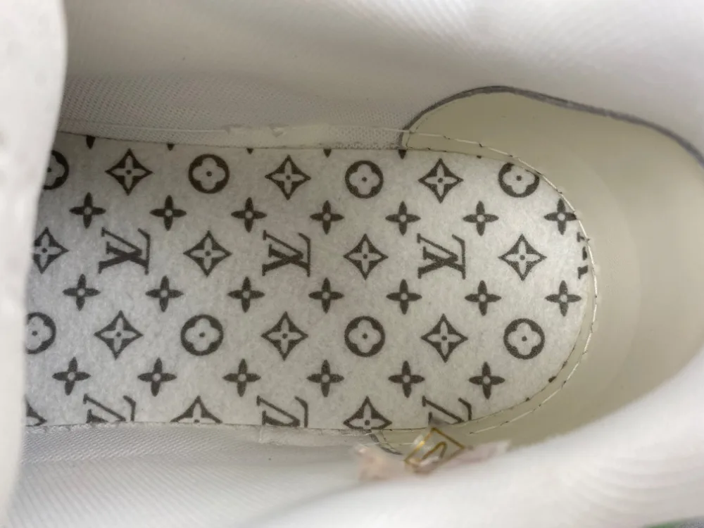 Louis Vuitton Trainer “White Grey Green” — photo 17 of 17