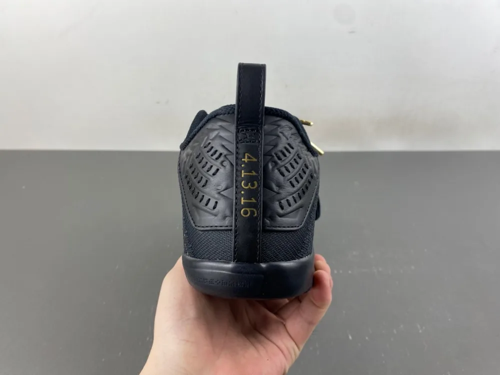 Nike Kobe 11 Elite Protro “Black Gold” — photo 6 of 17