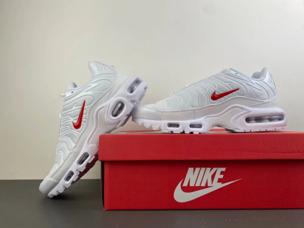 Nike Supreme x Air Max Plus TN “White” — photo 4 of 17