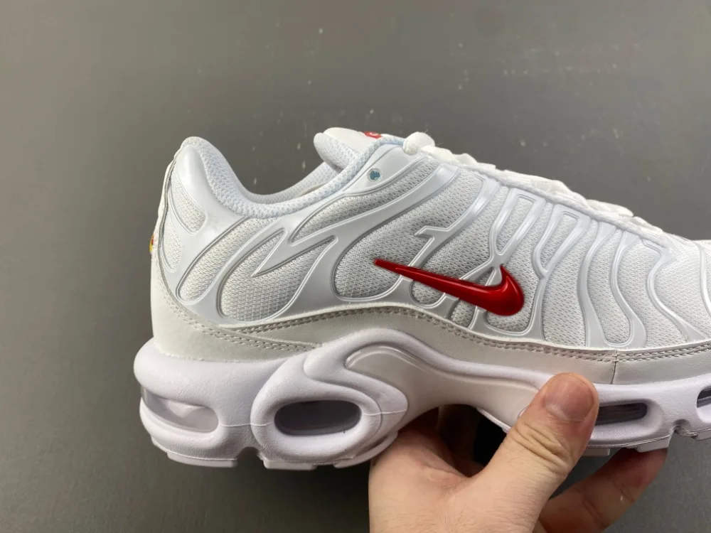 Nike Supreme x Air Max Plus TN “White” — photo 7 of 17