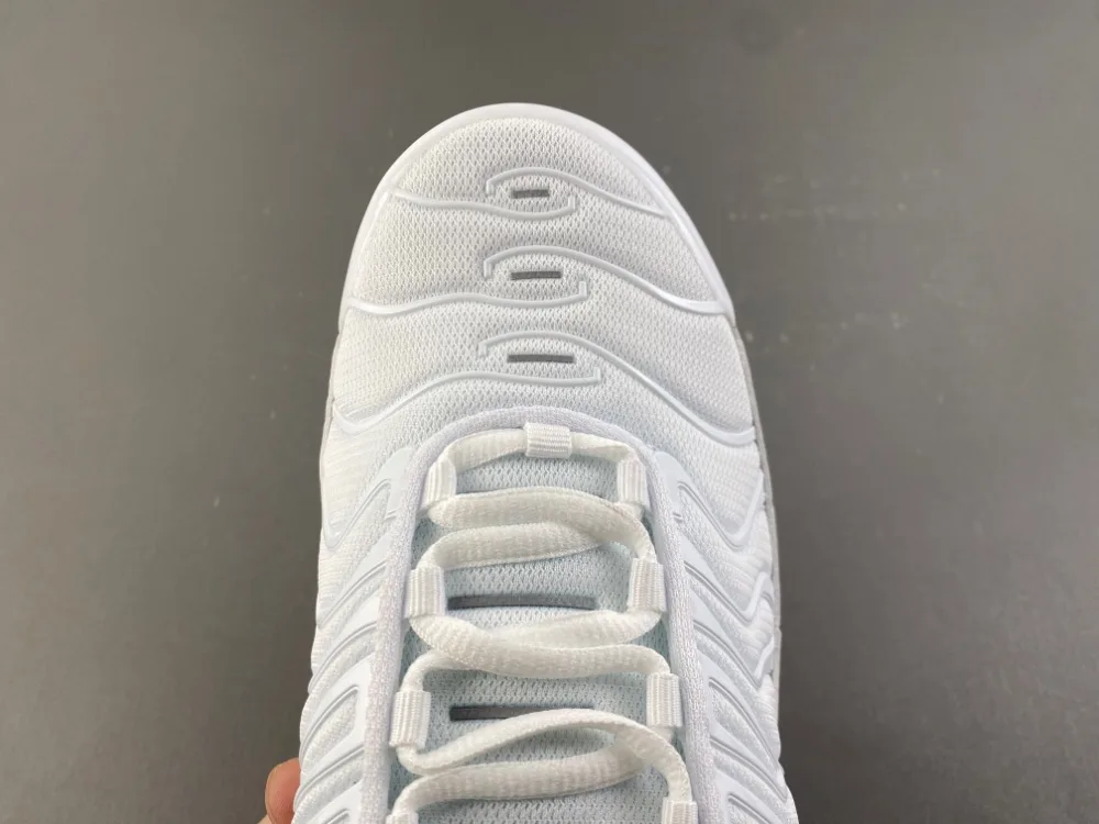 Nike Supreme x Air Max Plus TN “White” — photo 12 of 17