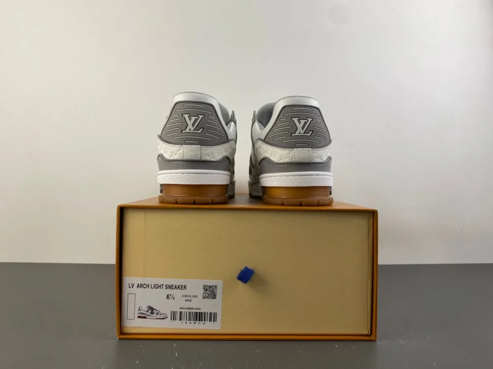Louis Vuitton Trainer “White Grey Brown” — photo 8 of 17