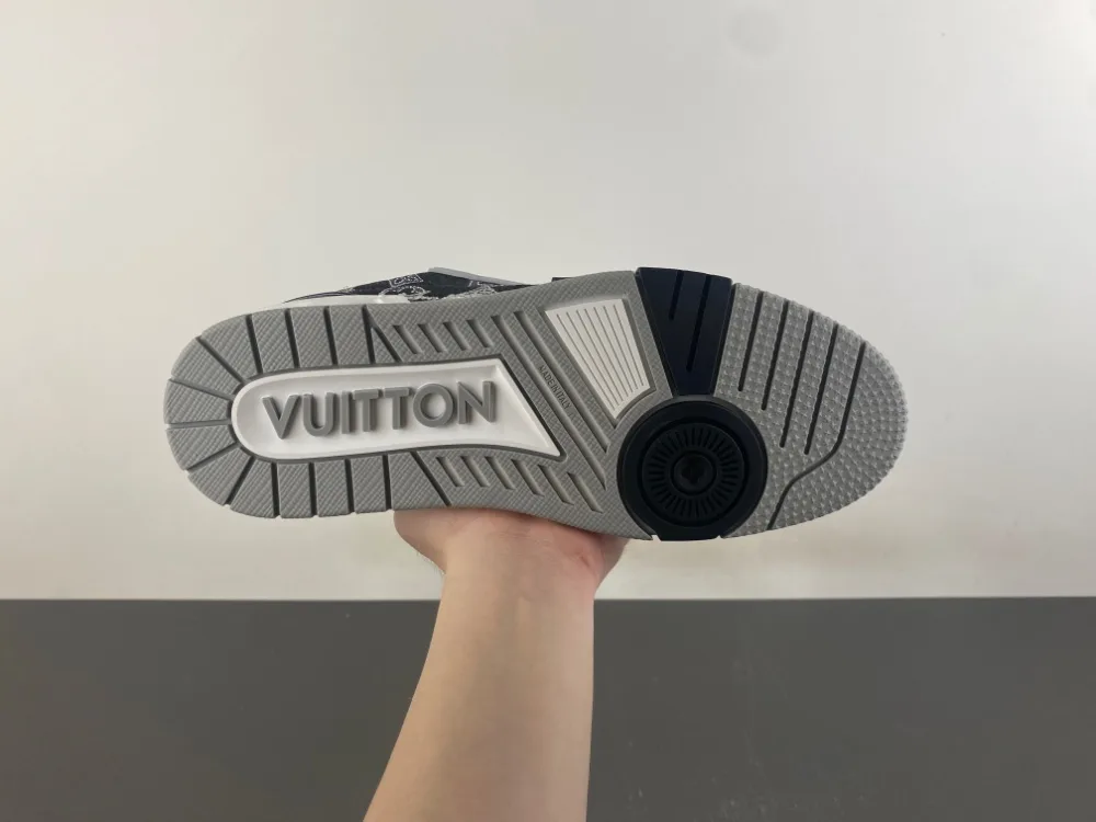 Louis Vuitton Trainer “Black White Grey Denim” — photo 13 of 17