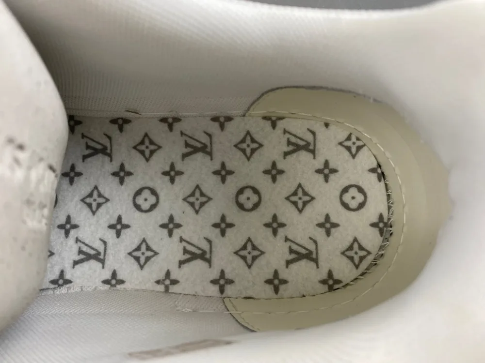 Louis Vuitton Trainer “Milk Tea White” — photo 16 of 17