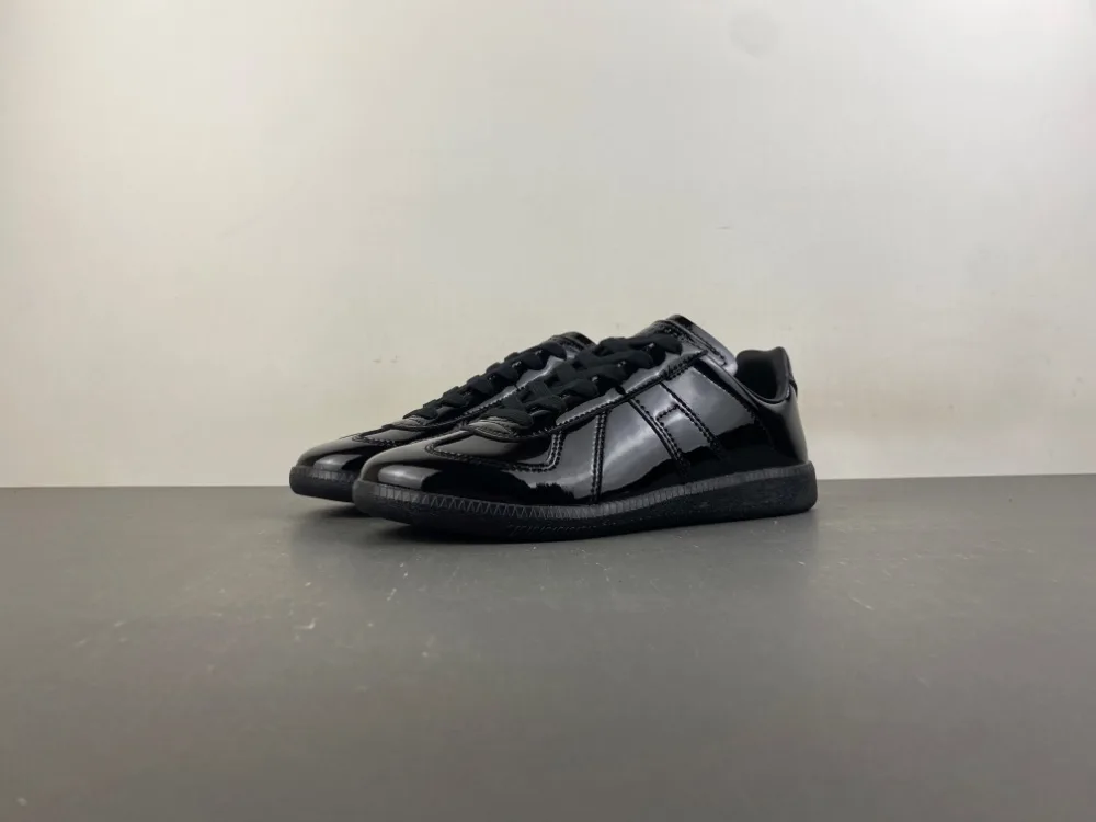 Maison Margiela Replica “Full Black” — photo 1 of 17