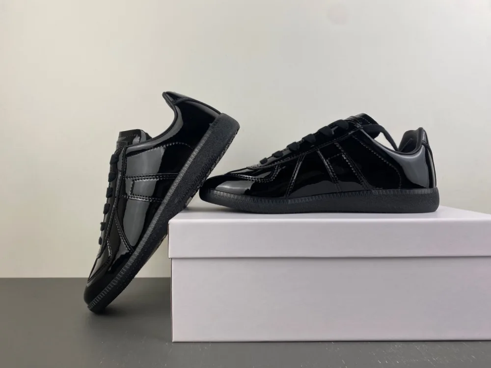 Maison Margiela Replica “Full Black” — photo 6 of 17