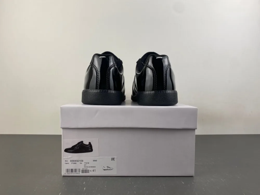 Maison Margiela Replica “Full Black” — photo 9 of 17