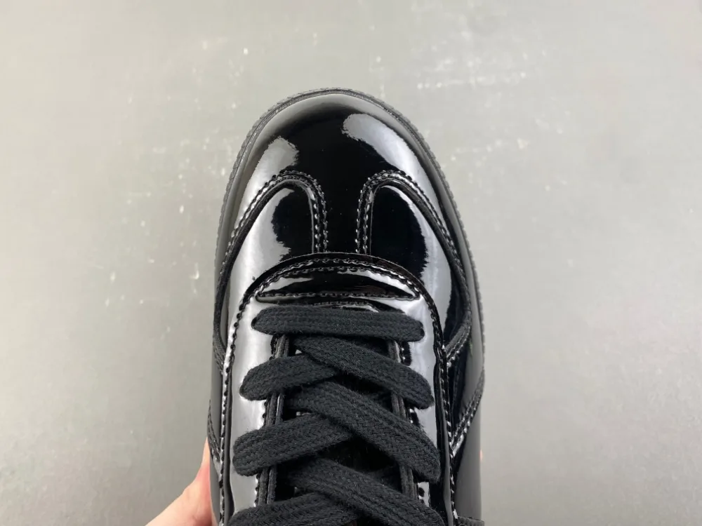 Maison Margiela Replica “Full Black” — photo 10 of 17