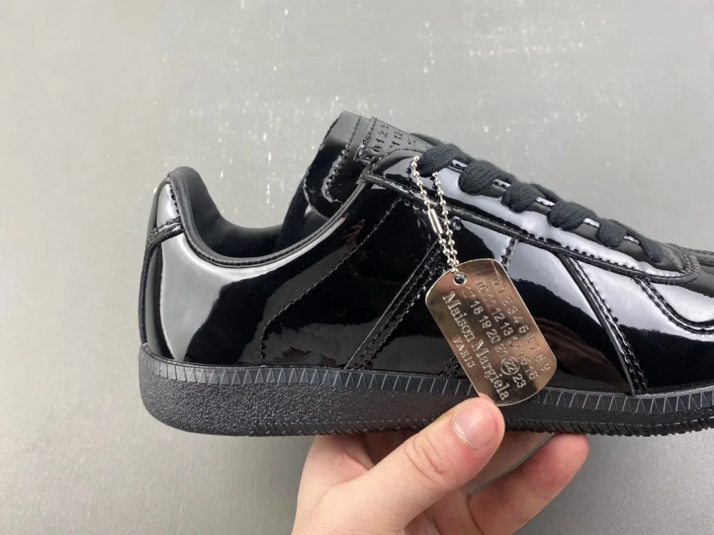 Maison Margiela Replica “Full Black” — photo 11 of 17