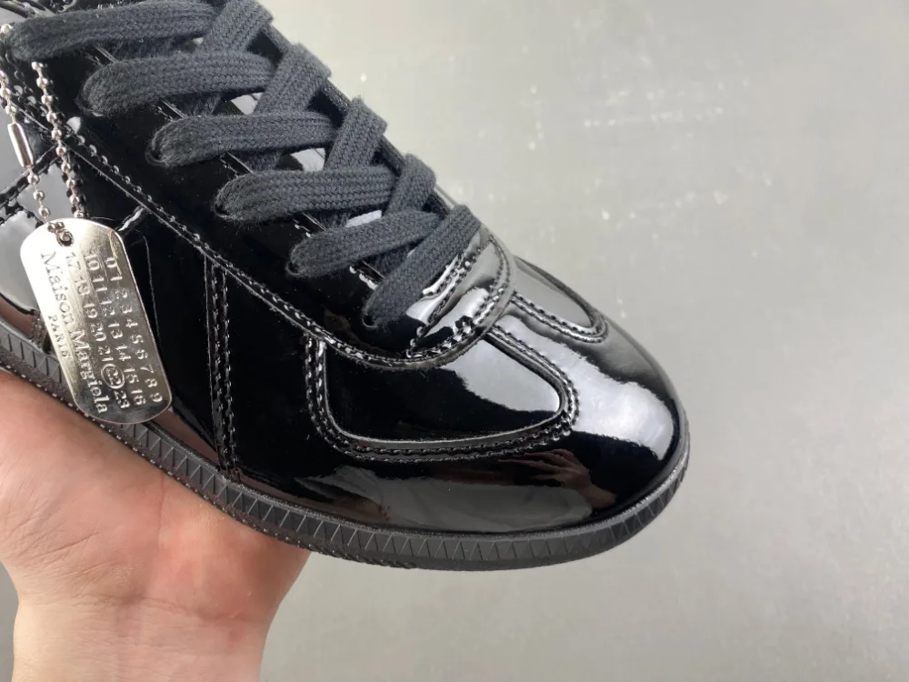 Maison Margiela Replica “Full Black” — photo 12 of 17