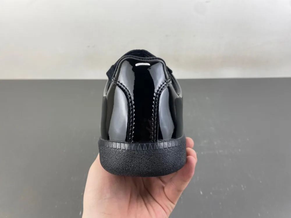 Maison Margiela Replica “Full Black” — photo 14 of 17