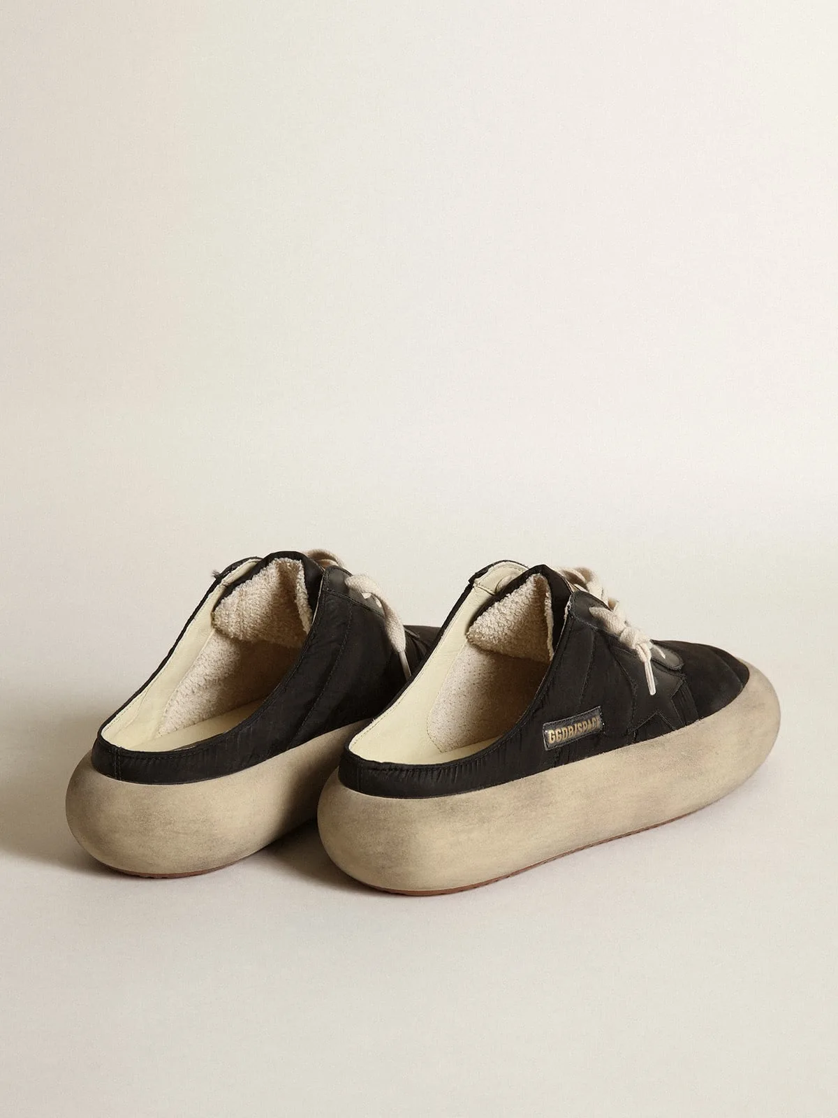 Golden Goose Space-star Sabots “Black” — photo 2 of 4