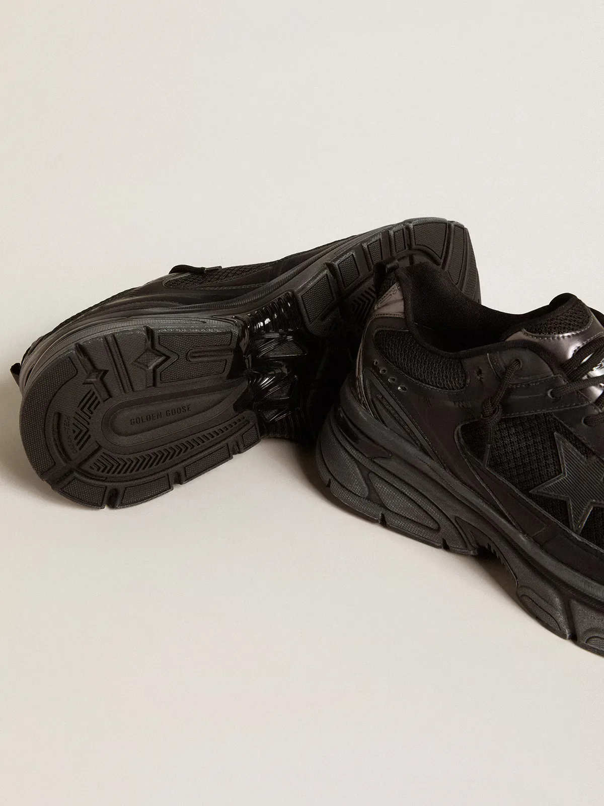Golden Goose Lightstar “Black” — photo 2 of 5