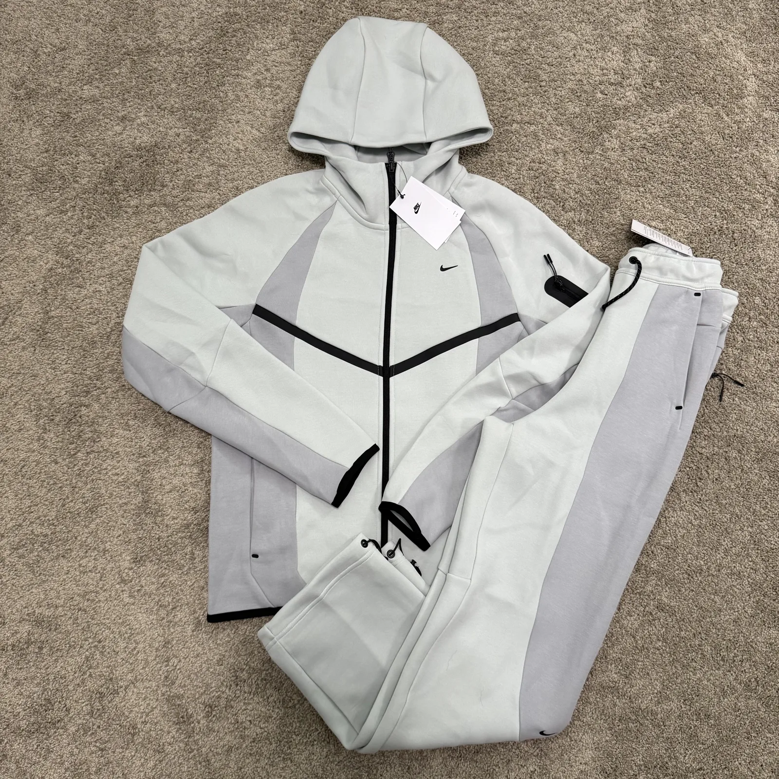Nike Tech Fleece Suit “Light Bone Grey” — photo 1 of 16