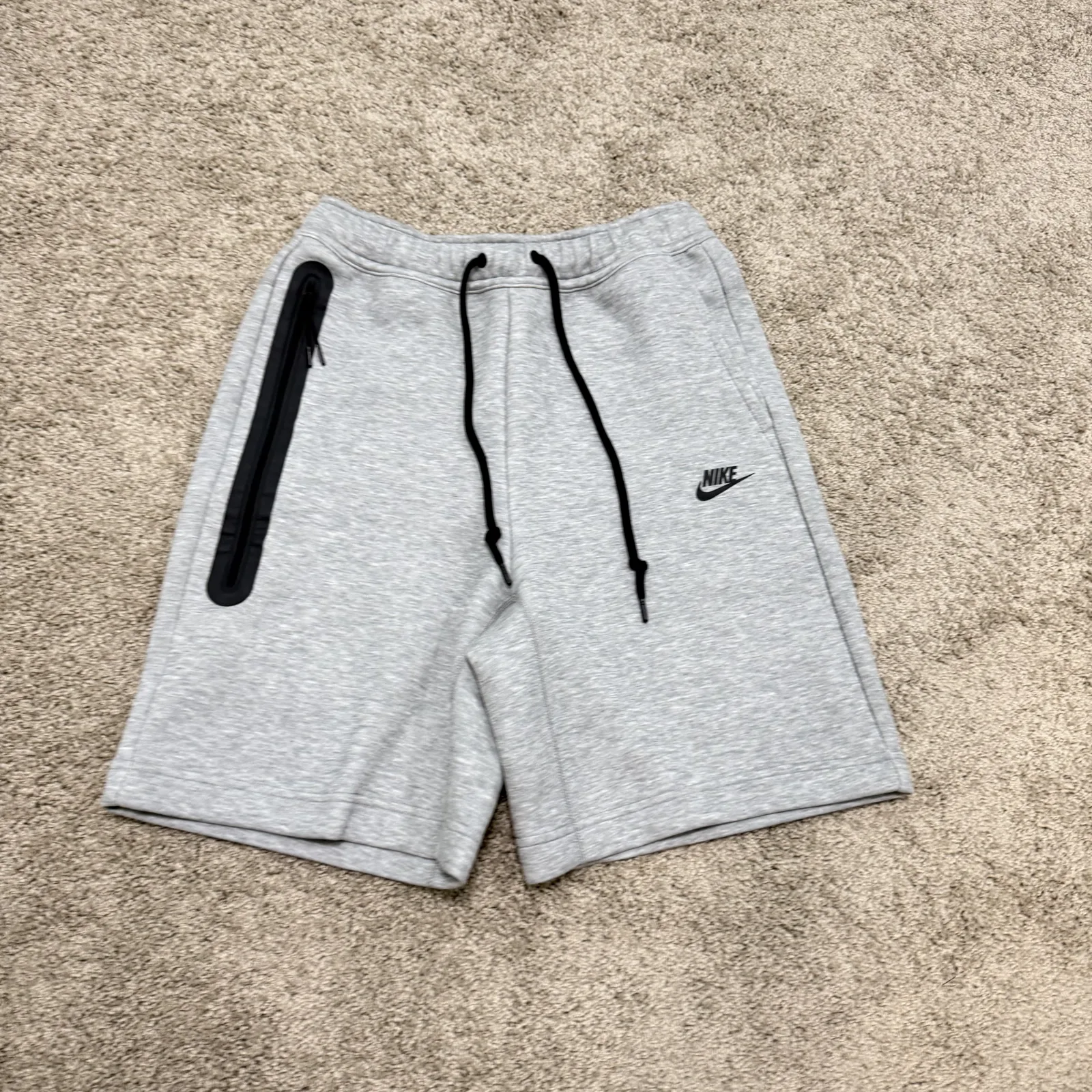 Nike Tech Fleece Shorts “Heather Grey” — photo 2 of 9
