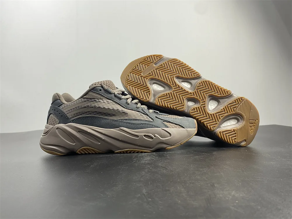 Adidas Yeezy Boost 700v2 Q X4 “Brown” — photo 4 of 19