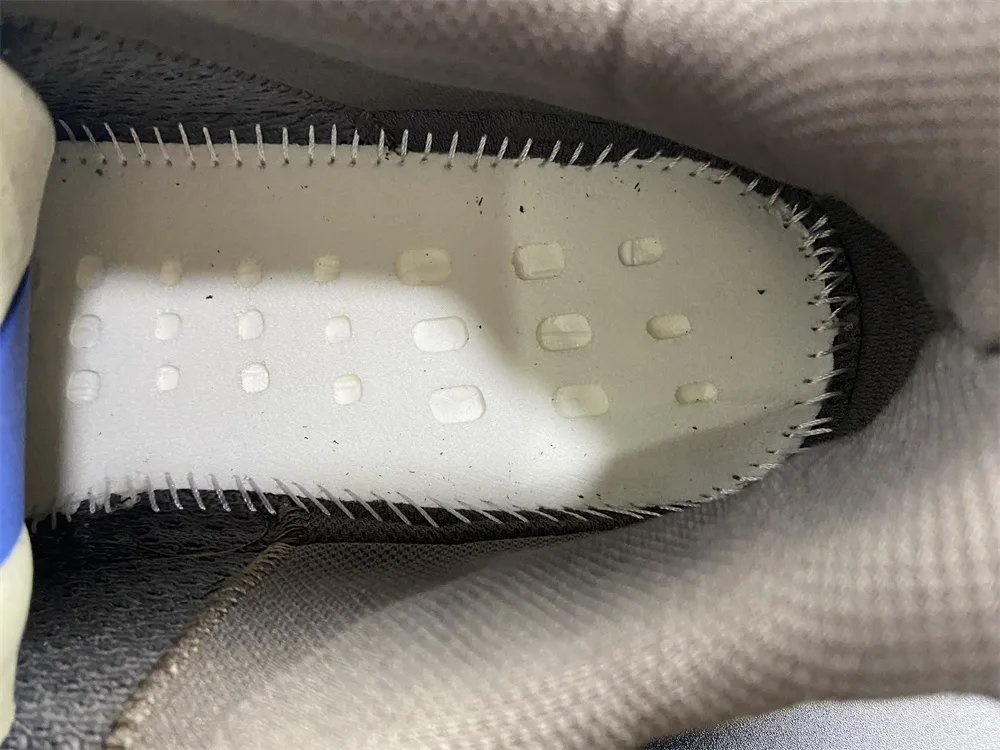 Adidas Yeezy Boost 700v2 Q X4 “Brown” — photo 7 of 19