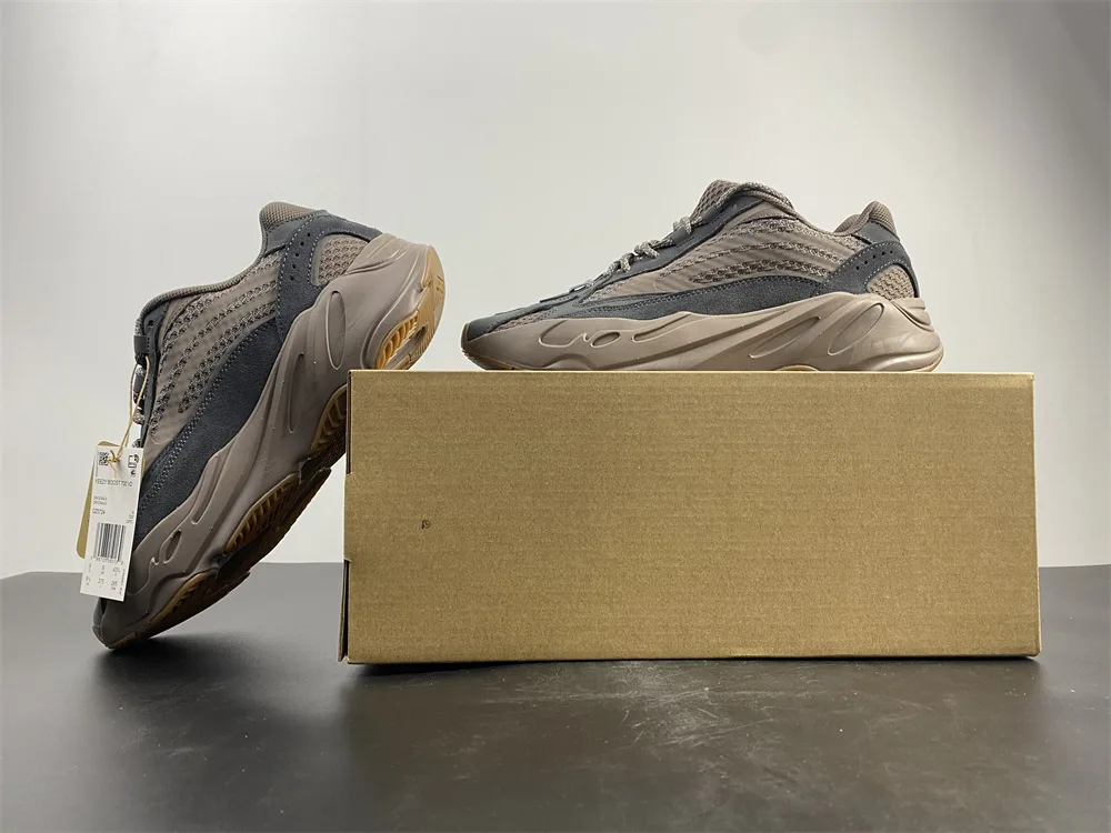 Adidas Yeezy Boost 700v2 Q X4 “Brown” — photo 15 of 19