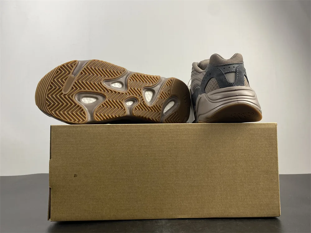 Adidas Yeezy Boost 700v2 Q X4 “Brown” — photo 16 of 19