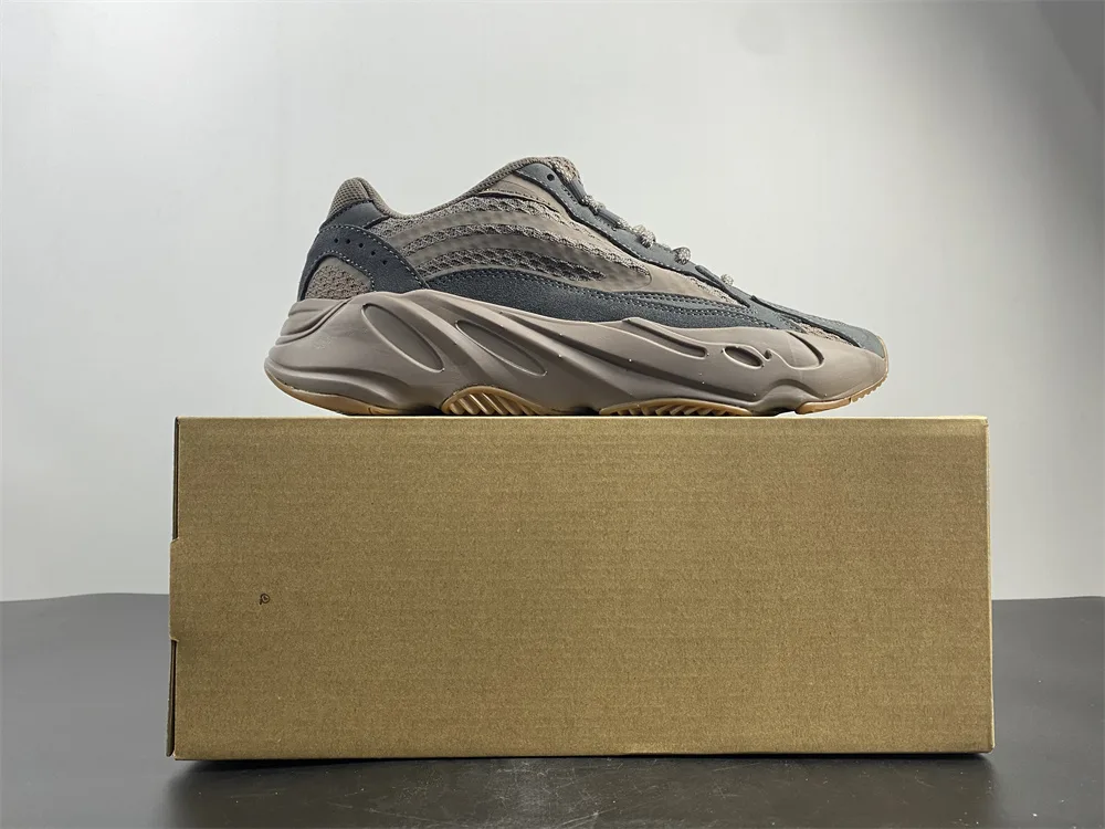 Adidas Yeezy Boost 700v2 Q X4 “Brown” — photo 17 of 19