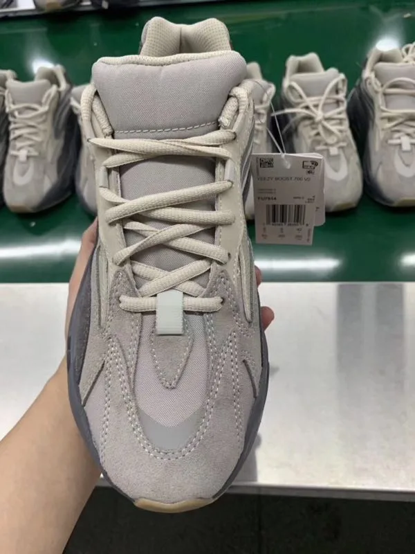 Adidas Yeezy Boost 700 V2 Vanta “Grey” — photo 24 of 25