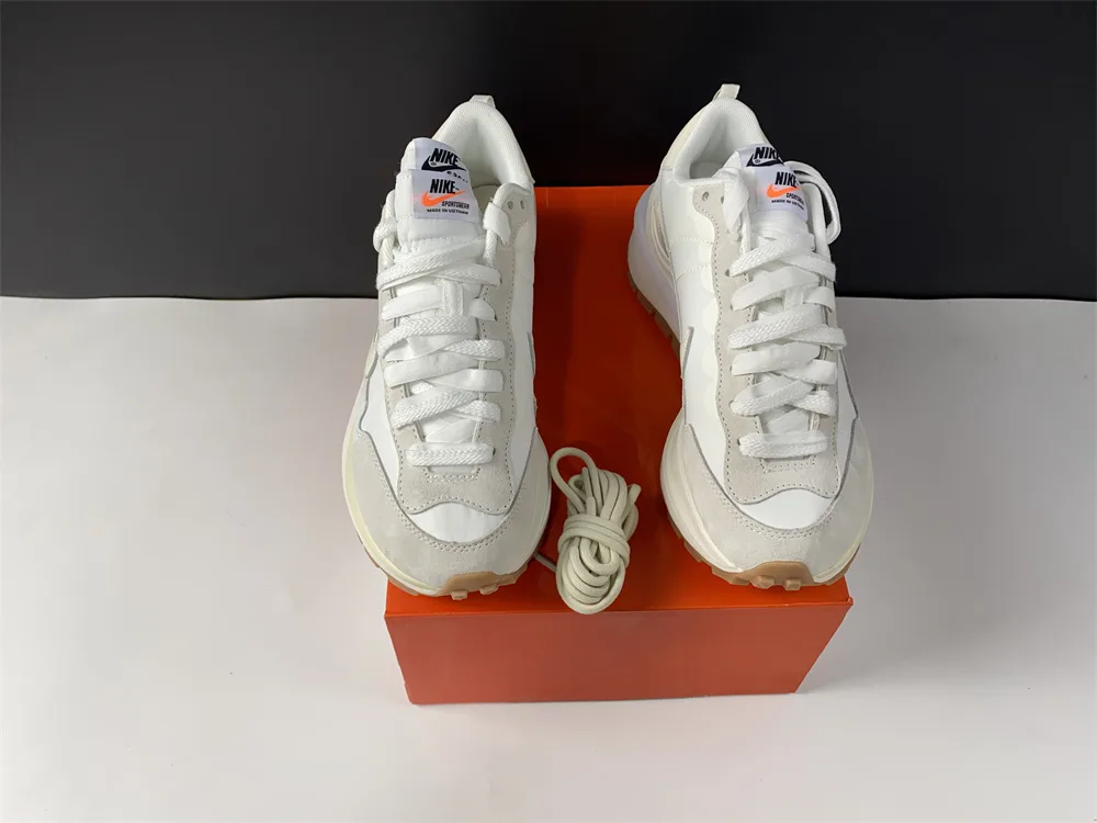 Nike Sacai x Vaporwaffle White “Full White” — photo 1 of 19