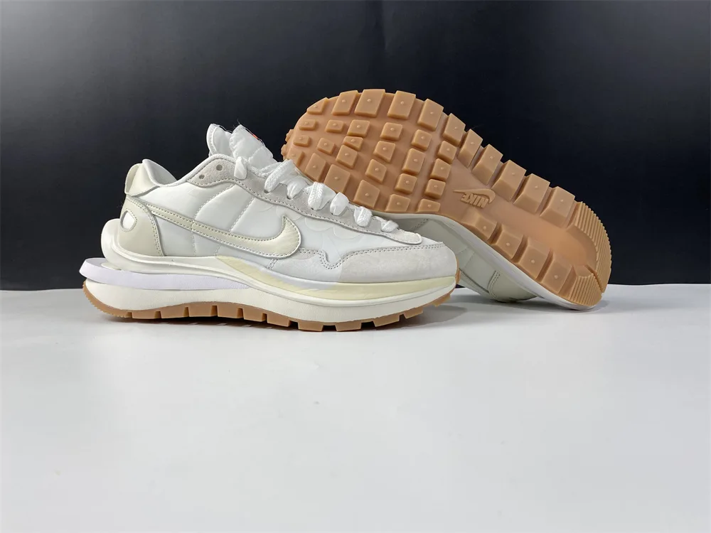 Nike Sacai x Vaporwaffle White “Full White” — photo 5 of 19