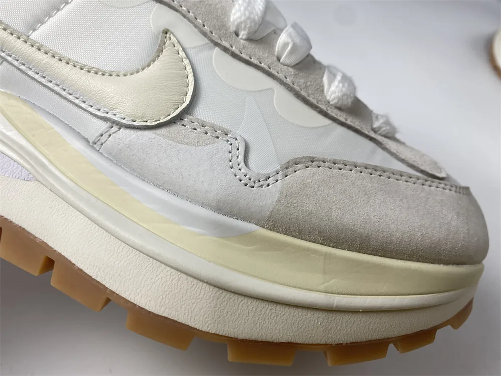 Nike Sacai x Vaporwaffle White “Full White” — photo 7 of 19