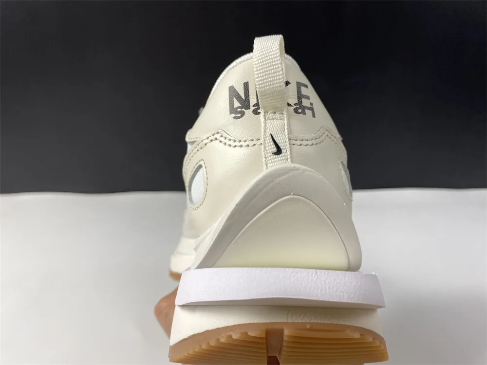 Nike Sacai x Vaporwaffle White “Full White” — photo 12 of 19