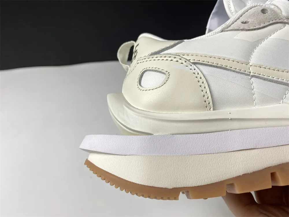 Nike Sacai x Vaporwaffle White “Full White” — photo 13 of 19