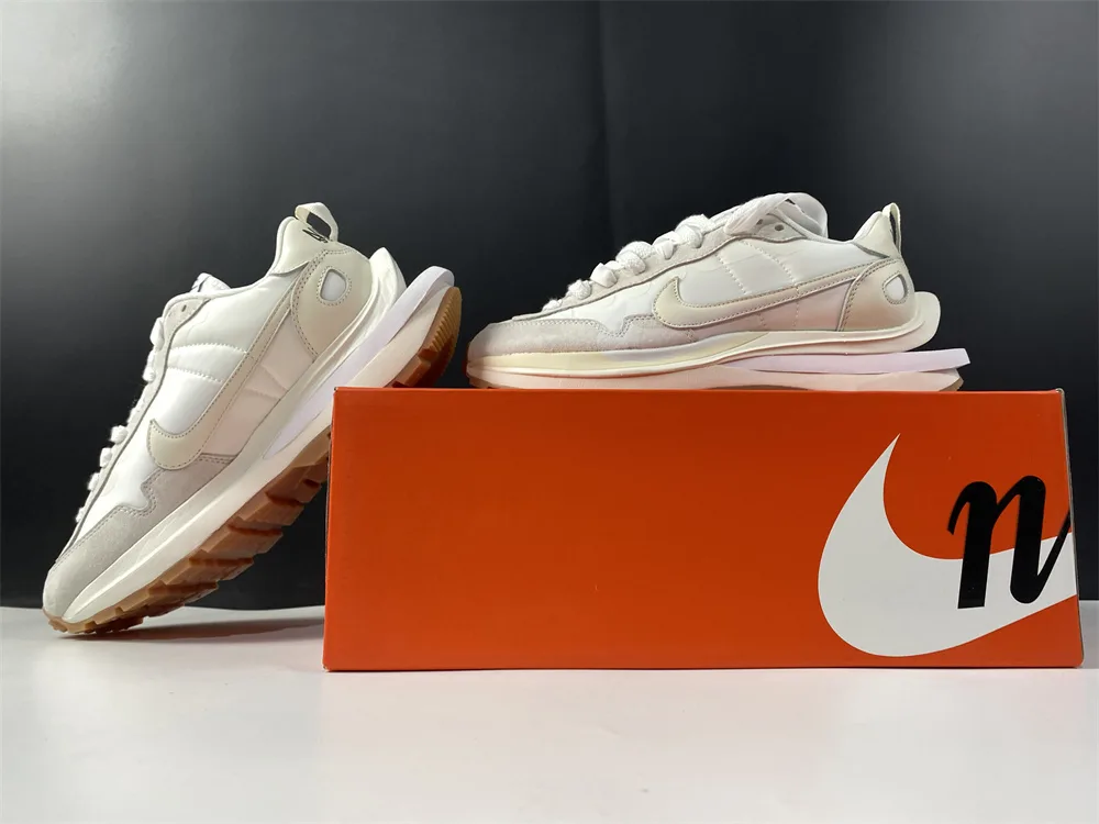 Nike Sacai x Vaporwaffle White “Full White” — photo 15 of 19
