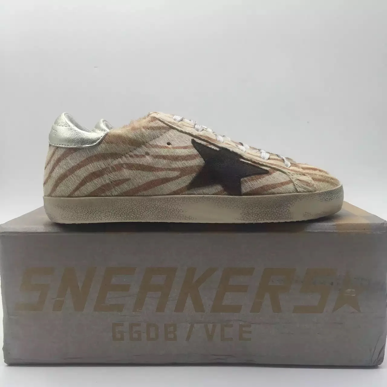 Golden Goose Sneakers Super Star “Gold” — photo 2 of 8