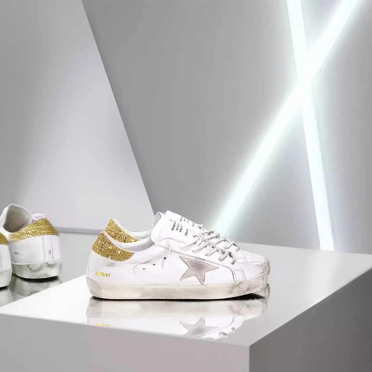 Golden Goose Ggdb亮片黄底 — photo 1 of 1
