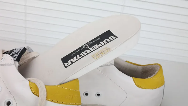 Golden Goose Golden Goose 2014 -whiteyellow 韩国热卖 纯手工高级定制 情侣款休 “White Gold” — photo 2 of 12