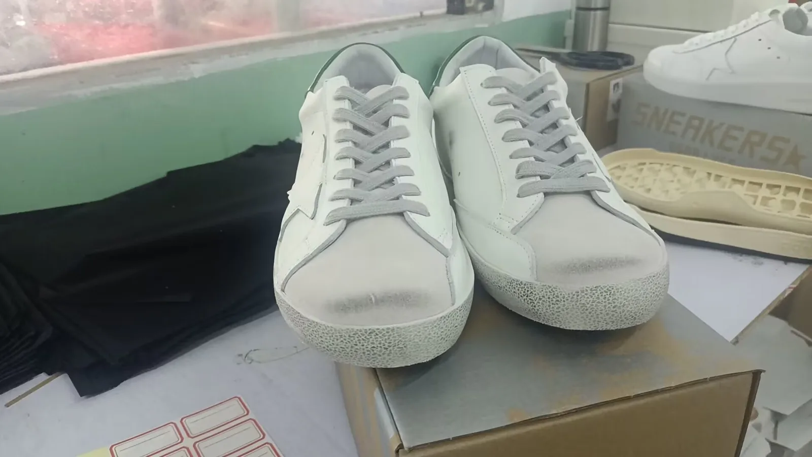 Golden Goose Ggdb真皮做旧休闲星星凸运动韩版 — photo 3 of 8