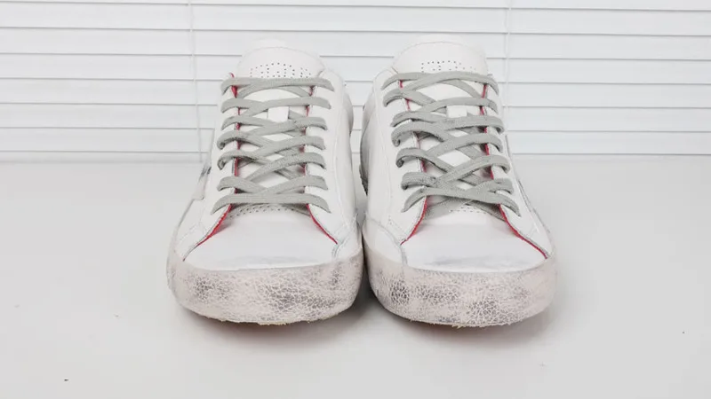Golden Goose Golden Goose White Red 韩国热卖爆款 明星最爱穿 纯手工 高级定制 情侣款 “White Gold” — photo 6 of 12