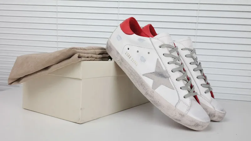 Golden Goose Golden Goose White Red 韩国热卖爆款 明星最爱穿 纯手工 高级定制 情侣款 “White Gold” — photo 9 of 12