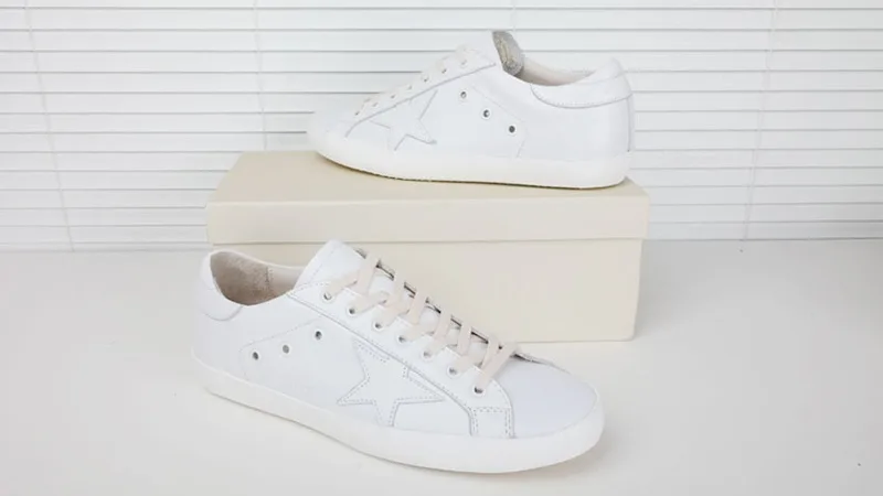 Golden Goose Golden Goose New All White 韩国热卖爆款 明星最爱穿 纯手工 高级定制 “White Gold” — photo 2 of 7