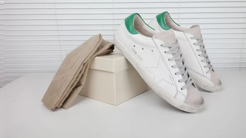 Golden Goose Golden Goose White Green 韩国热卖爆款 明星最爱穿 纯手工 高级定制 情 “White Gold” — photo 8 of 8