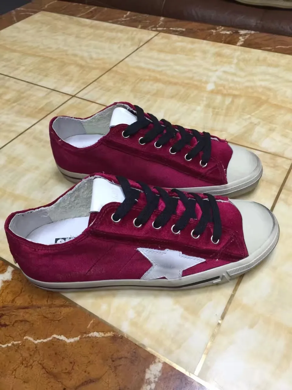 Golden Goose Sneakers V-star 2 — photo 5 of 10