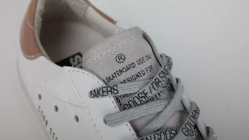 Golden Goose Golden Goose White Beige 韩国热卖爆款 明星最爱穿 纯手工 高级定制 情 “White Gold” — photo 1 of 9