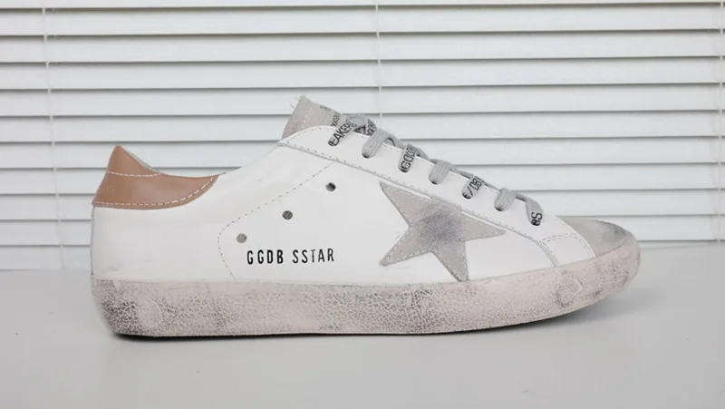 Golden Goose Golden Goose White Beige 韩国热卖爆款 明星最爱穿 纯手工 高级定制 情 “White Gold” — photo 4 of 9