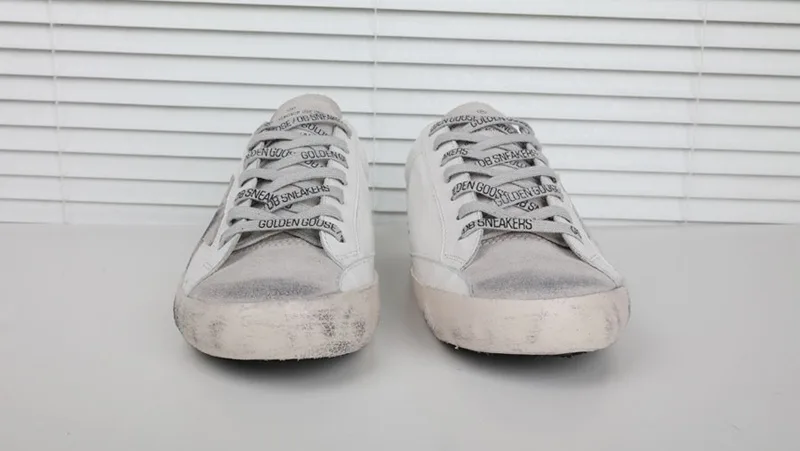 Golden Goose Golden Goose White Beige 韩国热卖爆款 明星最爱穿 纯手工 高级定制 情 “White Gold” — photo 6 of 9