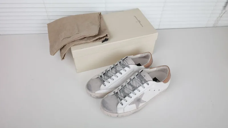 Golden Goose Golden Goose White Beige 韩国热卖爆款 明星最爱穿 纯手工 高级定制 情 “White Gold” — photo 8 of 9