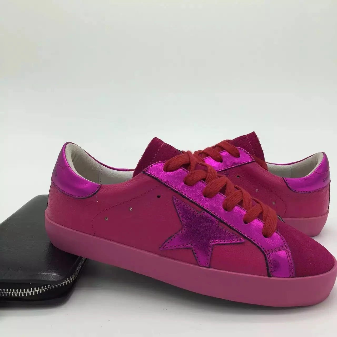 Golden Goose Ggdb 大红款 — photo 1 of 2
