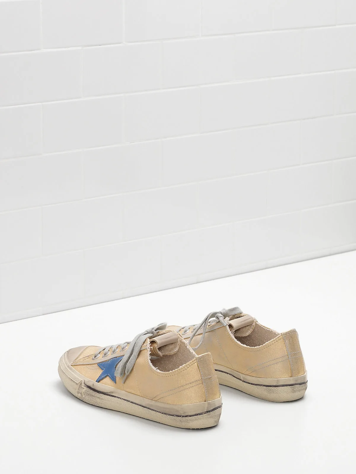 Golden Goose V-star 2 Sneakers G30ws639.f3 Upper — photo 2 of 4