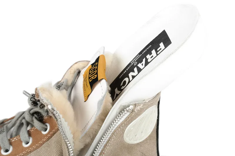 Golden Goose Golden Goose Francy Wool-beige 韩国热卖 纯手工高级定制 情侣款休 “Gold Beige” — photo 17 of 18