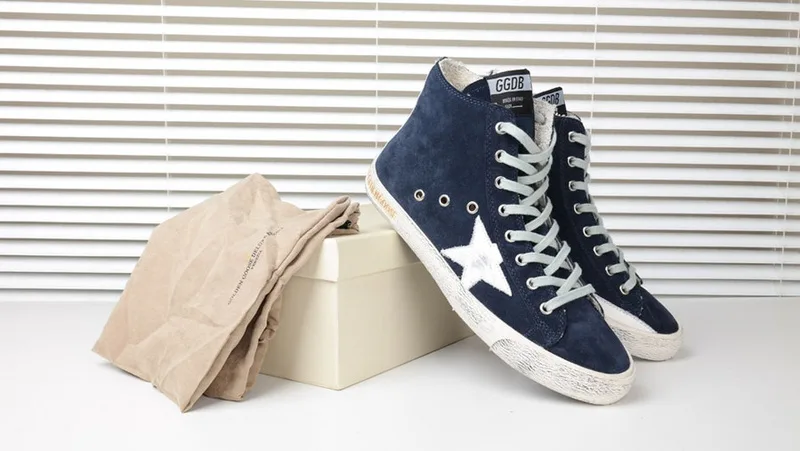Golden Goose Golden Goose Francy - Suede Navy韩国热卖 纯手工高级定制 情侣款 “Gold Navy” — photo 3 of 13