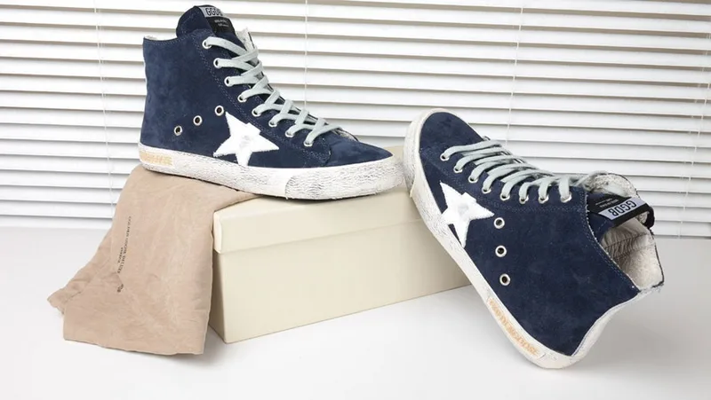 Golden Goose Golden Goose Francy - Suede Navy韩国热卖 纯手工高级定制 情侣款 “Gold Navy” — photo 4 of 13