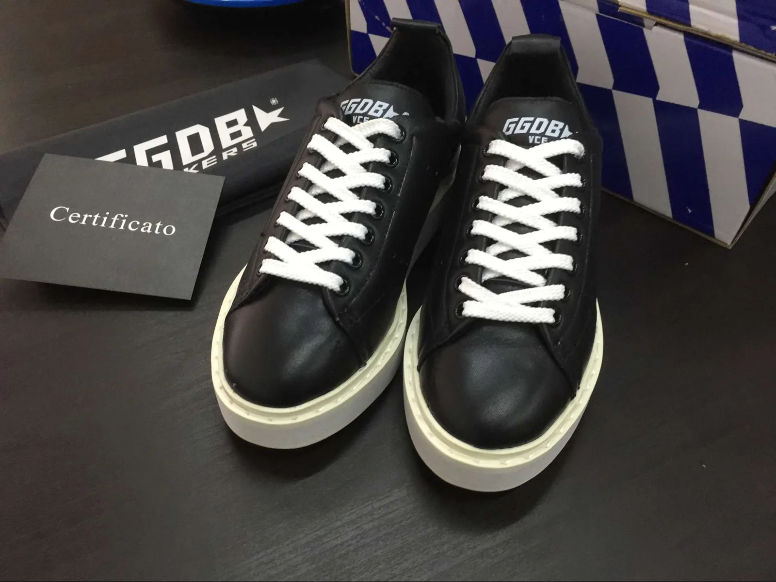 Golden Goose 新包装新配色 — photo 1 of 3